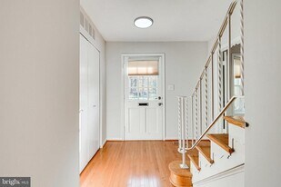 2312 Wheystone Ct in Vienna, VA - Building Photo