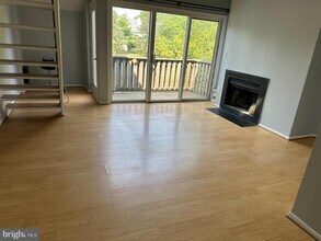 1202 Aspen Dr in Plainsboro, NJ - Building Photo - Building Photo