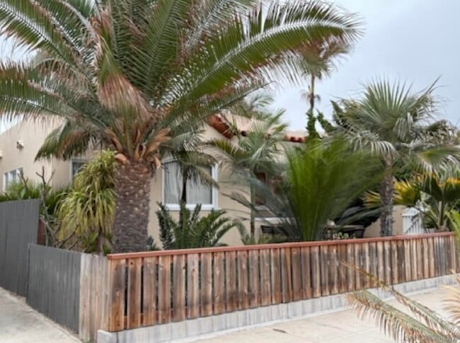 4950 Cape May Ave in San Diego, CA - Building Photo - Building Photo