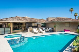 1 Dartmouth Dr in Rancho Mirage, CA - Building Photo