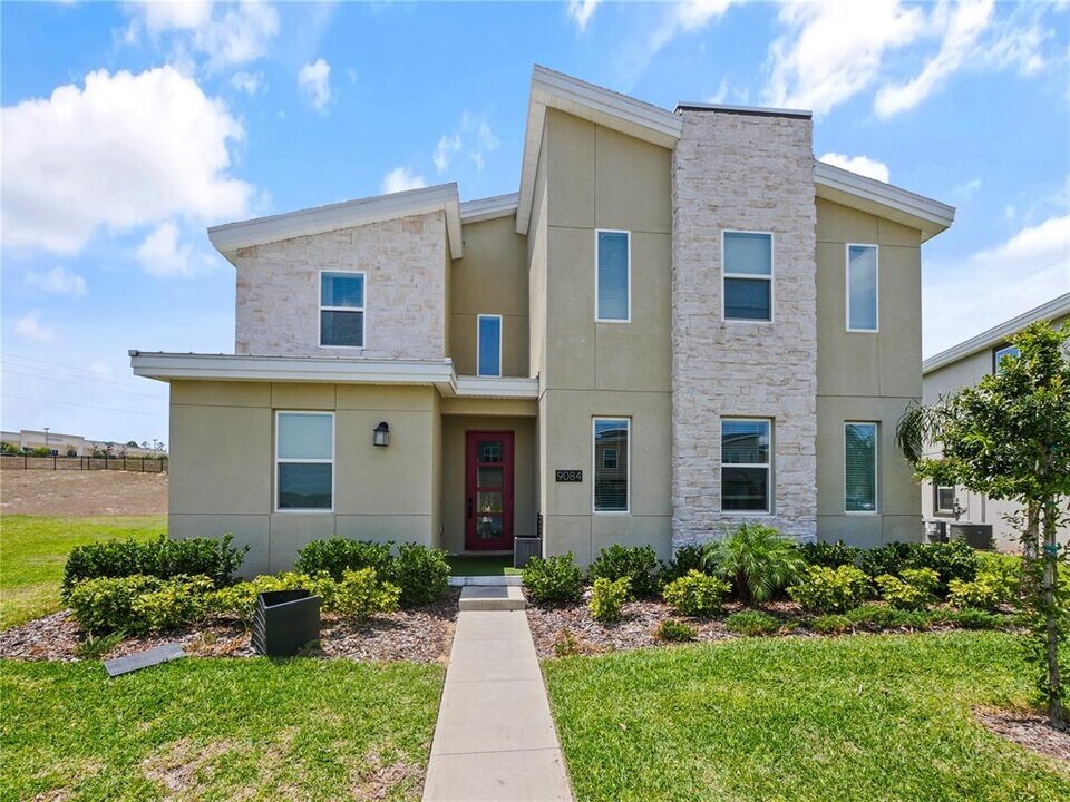 9084 Sommerset Hills Dr in Davenport, FL - Building Photo