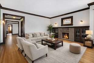 3730 N Richmond St, Unit 1st Floor in Chicago, IL - Building Photo