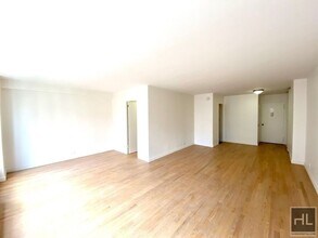 Fourth Avenue in New York, NY - Building Photo - Building Photo