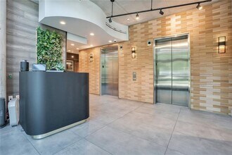 525 E Jackson St in Orlando, FL - Building Photo - Building Photo