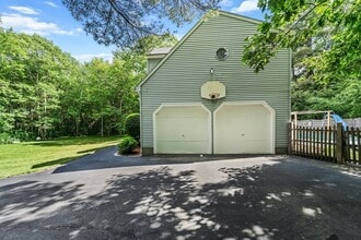 123 Summer St in Medway, MA - Building Photo - Building Photo