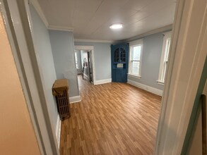 547a E Dover St in Milwaukee, WI - Foto de edificio - Building Photo