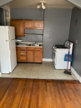 1115 Rossmore Ave in Cincinnati, OH - Foto de edificio - Building Photo