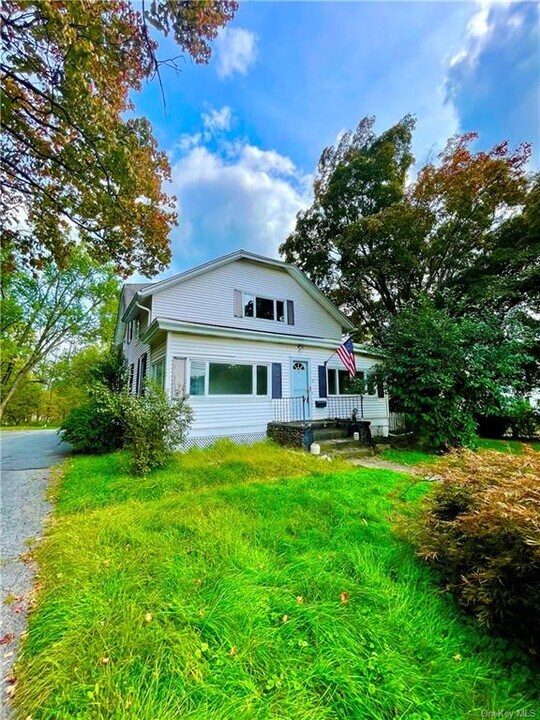 19 North St-Unit -1 in Washingtonville, NY - Building Photo