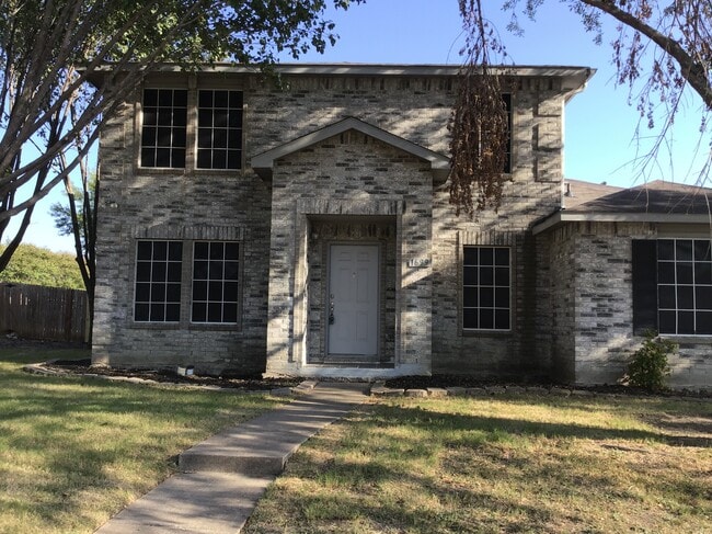 1699 Wildrose Dr