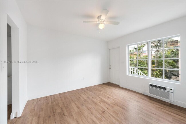 410 76th St in Miami Beach, FL - Building Photo - Building Photo