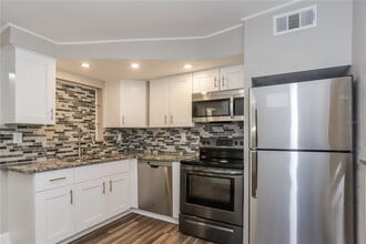 1960 Cecil St in Largo, FL - Building Photo - Building Photo