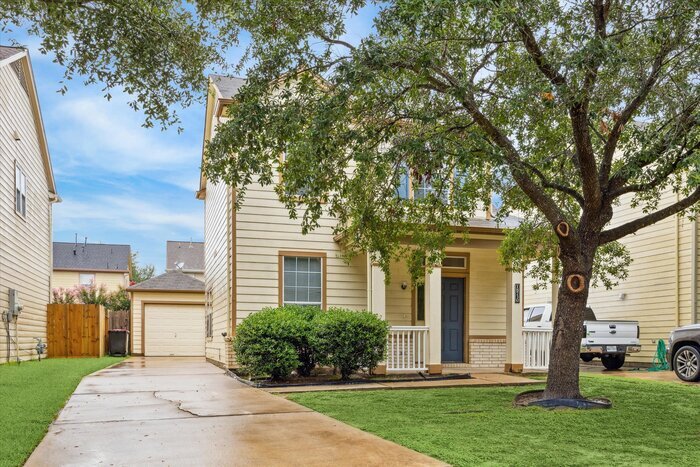 18730 Sandelford Dr in Katy, TX - Building Photo