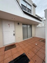 4515 SW 68th Ct Cir in Miami, FL - Building Photo - Building Photo