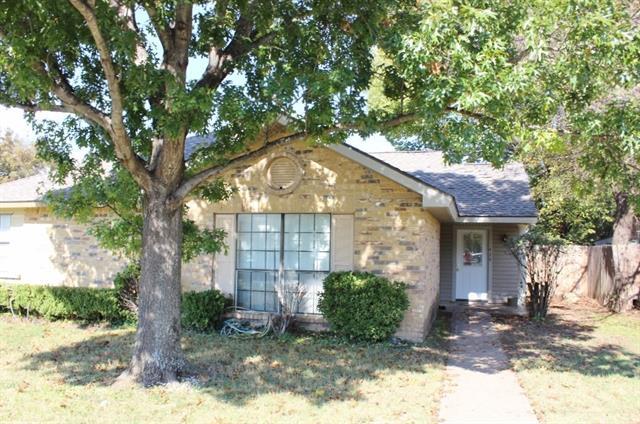 436 Pogue St in Cedar Hill, TX - Foto de edificio