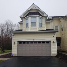 12 Avoncroft Lane in Middletown, NY - Foto de edificio - Building Photo