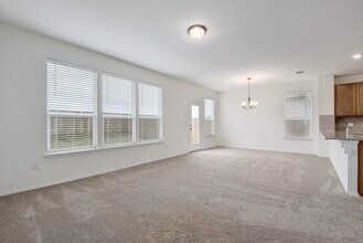 8200 Knoxville Trl in Austin, TX - Building Photo - Building Photo