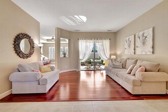 827 SW Grand Reserves Blvd in Port St. Lucie, FL - Foto de edificio - Building Photo