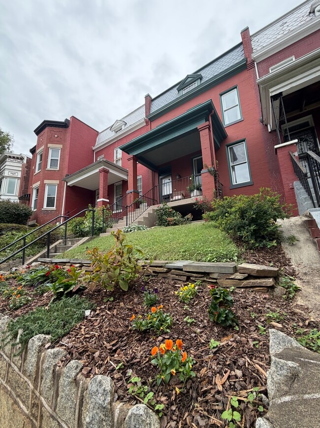 1214 Neal St NE in Washington, DC - Building Photo - Building Photo