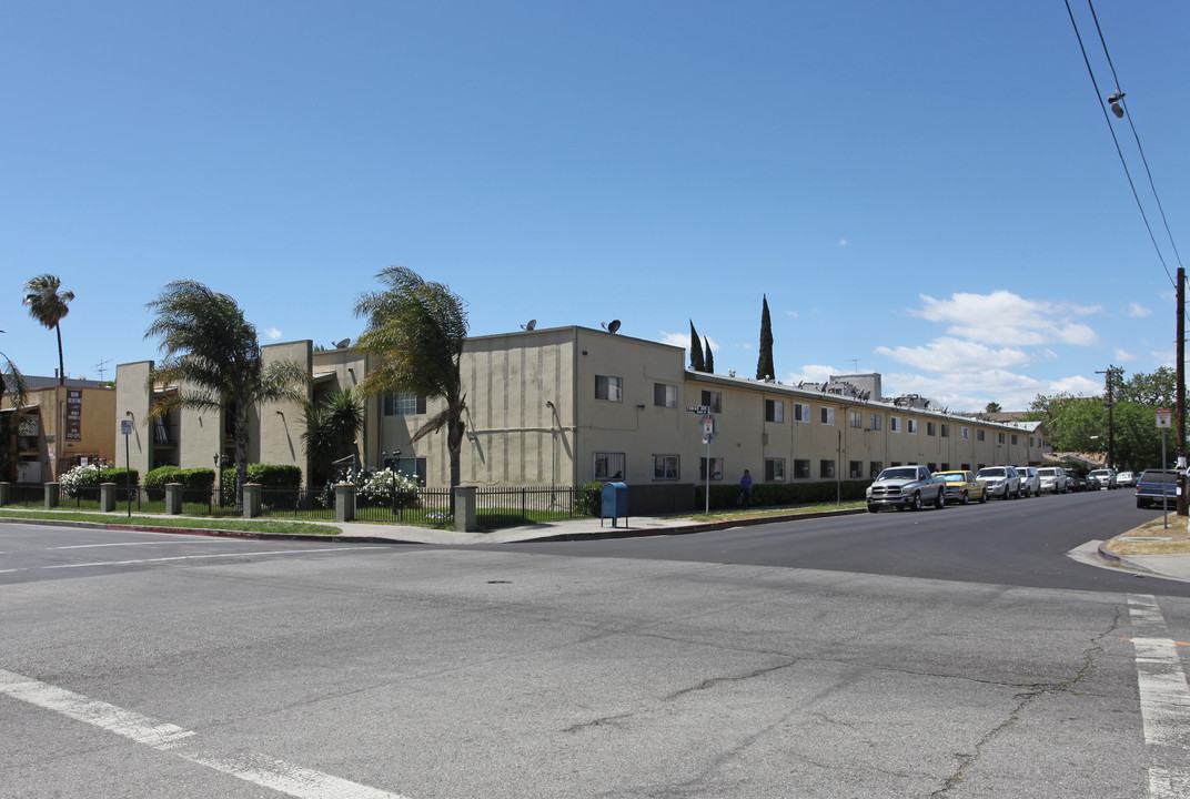 Panorama Plaza Apartments in Panorama City, CA - Building Photo