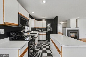 1522 Isaacs Ct in Ambler, PA - Building Photo - Building Photo