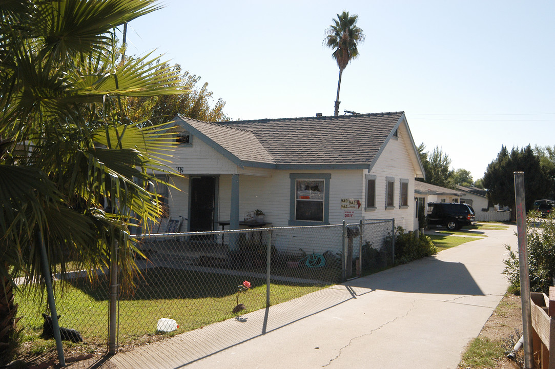 940-944 E Nocta St in Ontario, CA - Building Photo