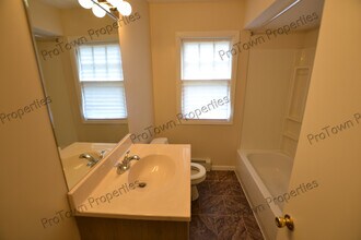 211 Doris Ave in Joliet, IL - Foto de edificio - Building Photo