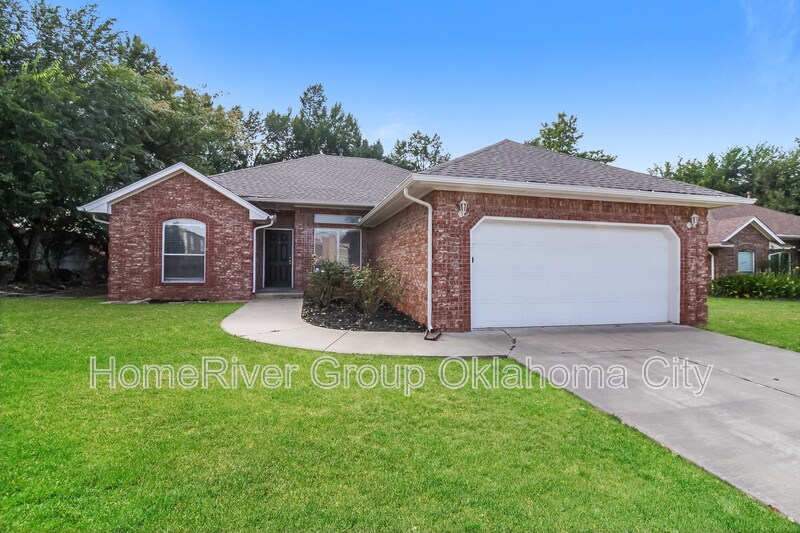 3905 Penny Dr in Midwest City, OK - Building Photo