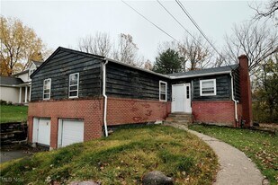 22560 Libby Rd in Bedford Heights, OH - Building Photo