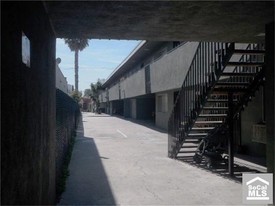 4th Street Apartments in Long Beach, CA - Foto de edificio - Building Photo