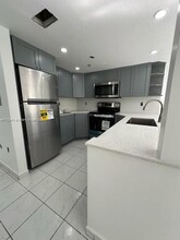 9 E 4th St in Hialeah, FL - Building Photo - Building Photo