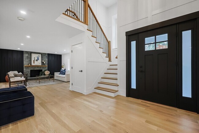 54 Spywood Rd in Sherborn, MA - Foto de edificio - Building Photo