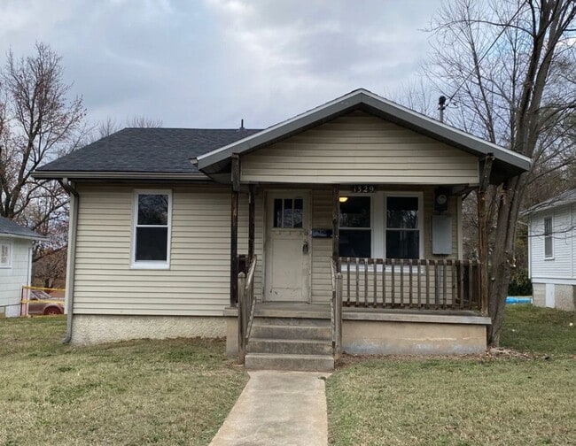 1329 W Elm St in Springfield, MO - Building Photo - Building Photo
