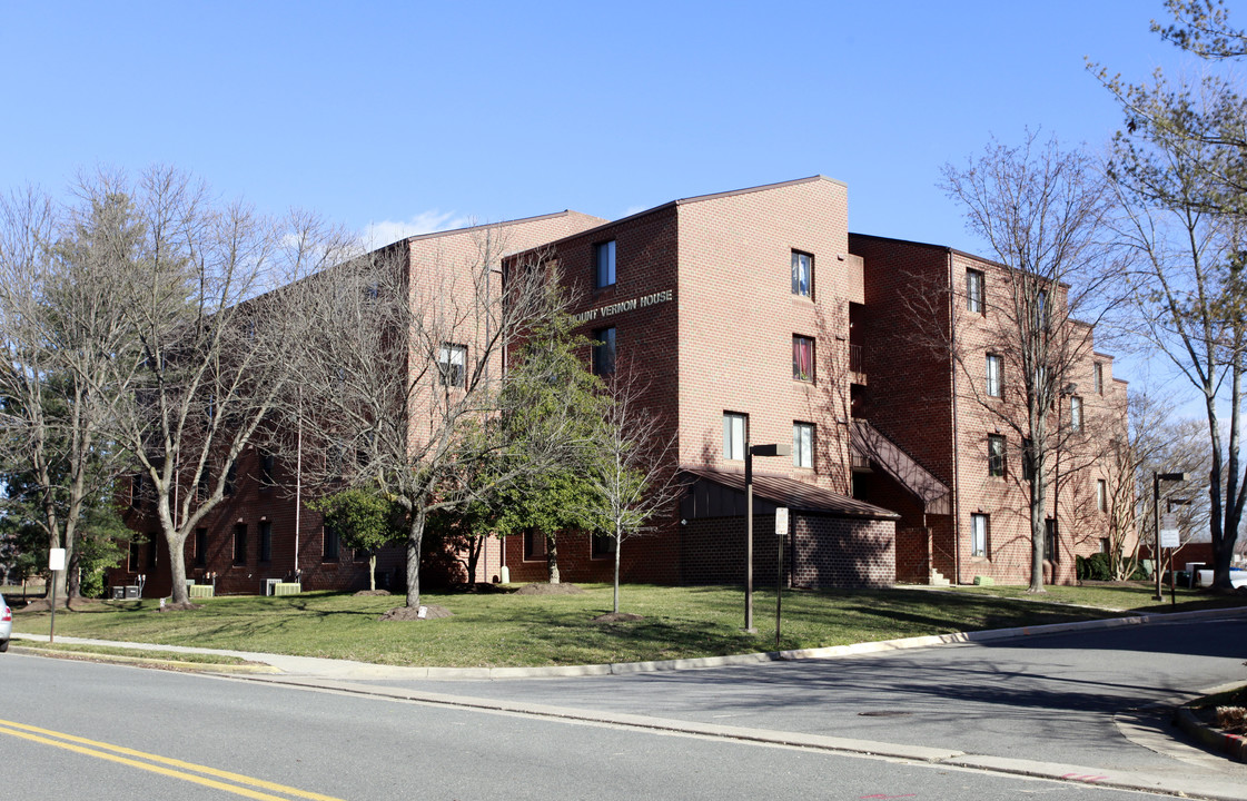 Mount Vernon House Apartments in Alexandria, VA - Building Photo