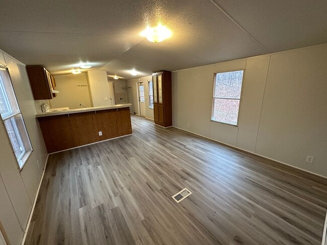 7075 Colonial Hwy in Evington, VA - Building Photo - Building Photo