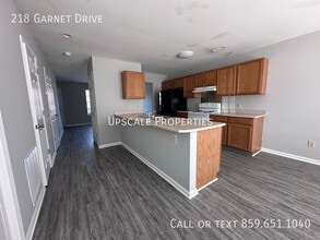218 Garnet Dr in Nicholasville, KY - Building Photo - Building Photo