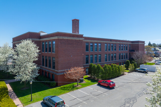 215 Harvard St in Medford, MA - Foto de edificio - Building Photo