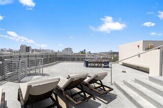 2155 Washington Ct, Unit 308 in Miami Beach, FL - Building Photo - Building Photo