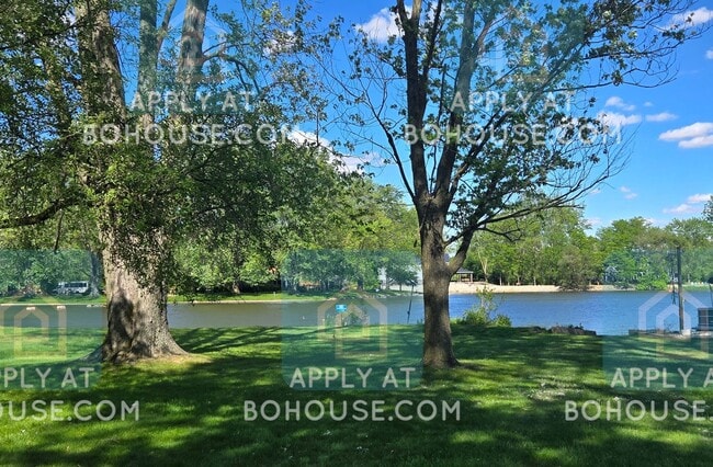property at 1630 Lilac Ln