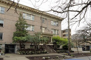 LaVilla in Seattle, WA - Building Photo