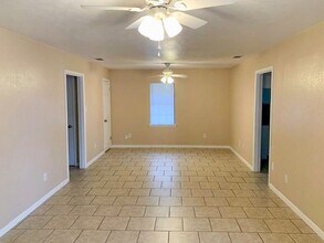 1807 N Mcdonald Ave in Decatur, TX - Building Photo - Building Photo