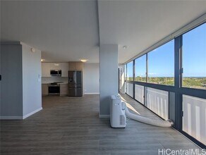 4300 Waialae Ave in Honolulu, HI - Building Photo - Building Photo