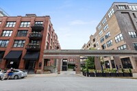 1000 W Washington Blvd, Unit 232 in Chicago, IL - Building Photo - Building Photo