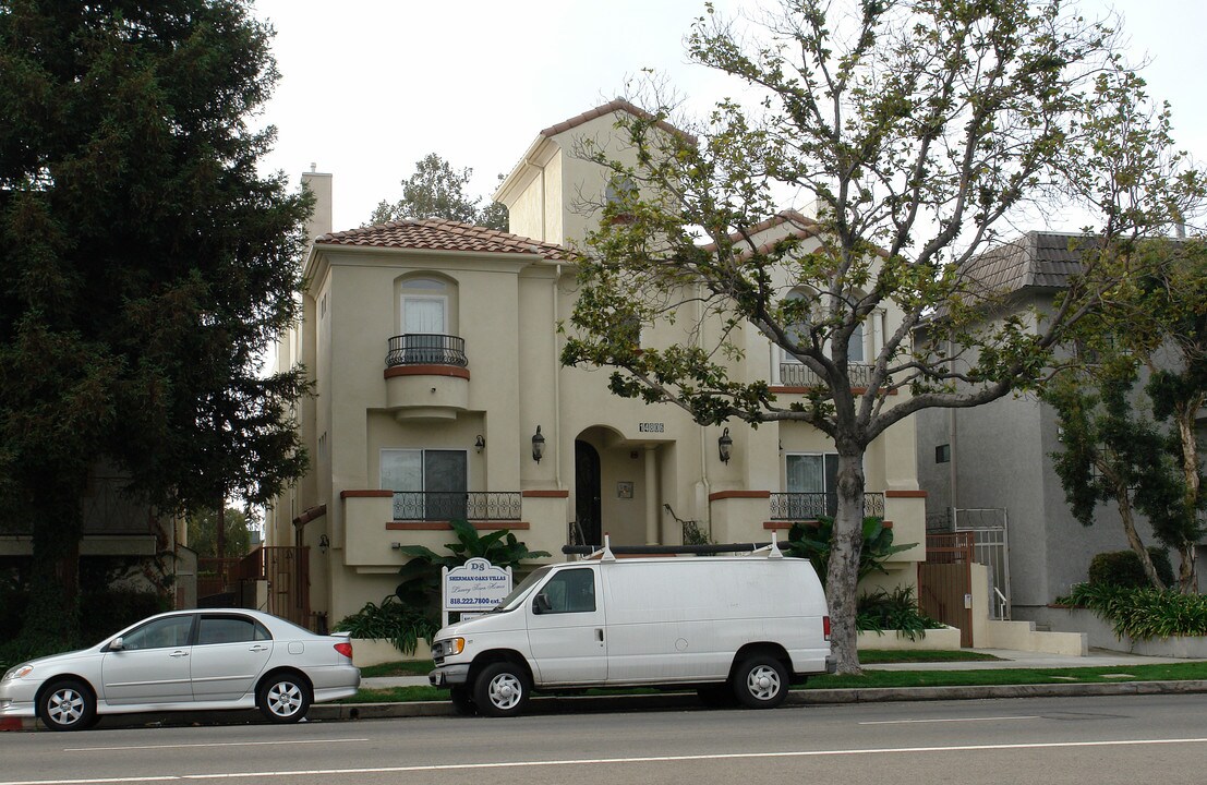 14806 Burbank Blvd in Sherman Oaks, CA - Foto de edificio