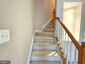 7012 Trek Way in Gainesville, VA - Building Photo - Building Photo