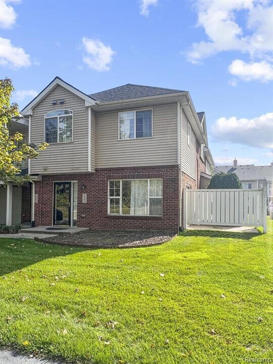 3245 Reeves Dr in Melvindale, MI - Building Photo