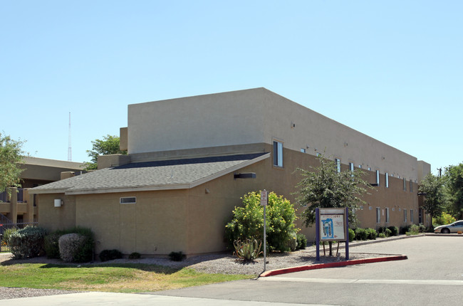 Sunrise Circle in Phoenix, AZ - Building Photo - Building Photo