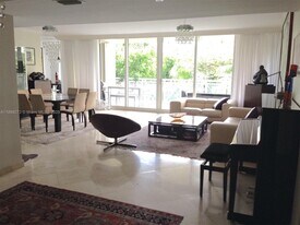 430 Grand Bay Dr in Key Biscayne, FL - Building Photo