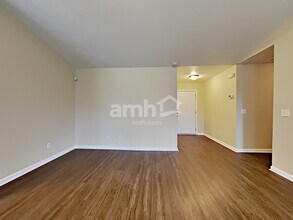 634 Mable Dr in La Vergne, TN - Building Photo - Building Photo