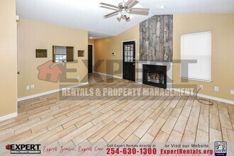 2213 Dickens Dr in Killeen, TX - Building Photo - Building Photo