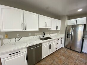 8725 Washington Ave in La Mesa, CA - Building Photo - Building Photo